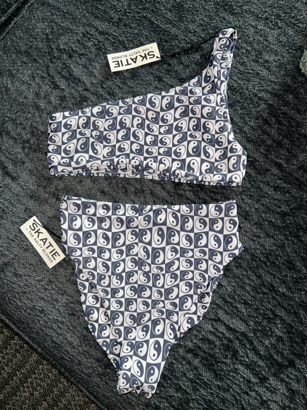 Skatie bikini in Barbados ying yang print